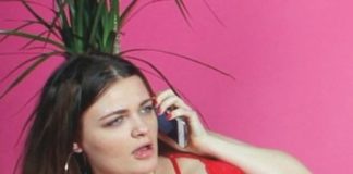 Студентка научилась зарабатывать на чиханье на камеру