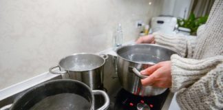 Горячую воду в России пообещали отключать раз в два года