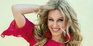 Ирина Нельсон случайно показала сосок на премии «МУЗ ТВ»