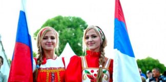 Русская мода, имена и мультфильмы: за что иностранцы любят Россию?