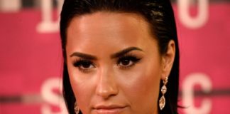 Деми Ловата сильно поправилась, отказавшись от наркотиков, но начав заедать свои проблемы