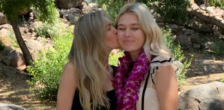 Вера Брежнева расплакалась на выпускном дочери