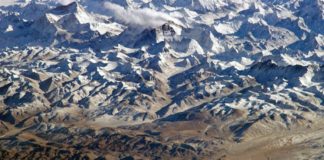 Изменение климата сделает подъем на Эверест еще более опасным