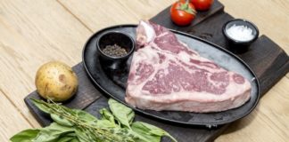 Белое и красное мясо одинаково опасно для здоровья