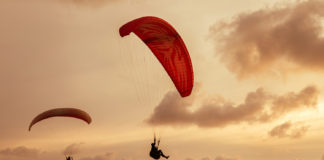 97-летний ветеран из США прыгнул с парашютом в годовщину высадки в Нормандии