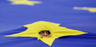 Handelsblatt: отмена санкций против России стала бы неправильным сигналом