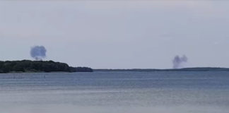 Столкнулись и рухнули: в Германии разбились истребители