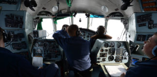 Десятки российских летчиков остались без работы, узнал «Ъ»