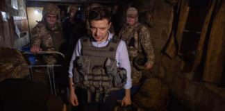 «Зеленский развязал руки военным»: ВСУ атаковали Горловку