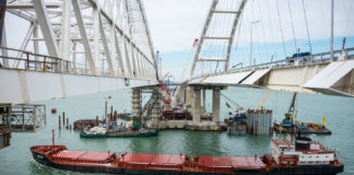 В Крыму ждут открытия ж/д сообщения по Крымскому мосту раньше срока