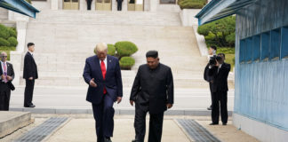 Песков оценил «историческую» встречу Трампа и Ким Чен Ына