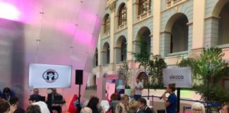 В Гостином дворе проводится форум «Мой район»