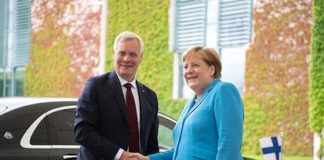 В Германии отказались отвечать на вопросы о здоровье Меркель