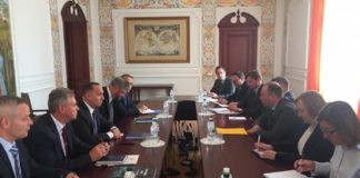 Украина снова пригрозила разобраться с венгерскими чиновниками