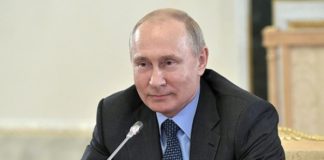 Путин нашел оправдание повышению цен на бензин