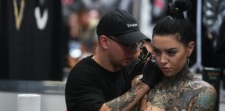 Стало известно отношение россиян к татуировкам