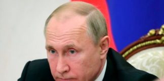 Путин подписал закон о наказании за препятствование работе врачей