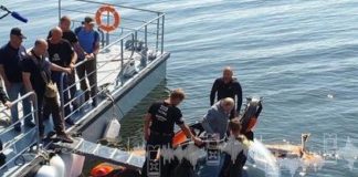 Путин начал погружение к месту гибели подлодки