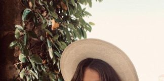 Мария Ивакова осталась с двумя майками после потери багажа в Португалии