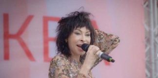 После обвинений в алкоголизме Марина Хлебникова появилась на концерте в Краснодаре значительно похорошевшей