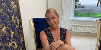 Анастасия Волочкова отмечает 10 месяцев отношений с любимым человеком