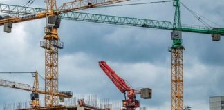 Число проблемных новостроек в России выросло вдвое