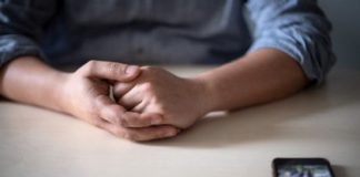 Соцсети уличили в использовании вызывающих зависимость трюков