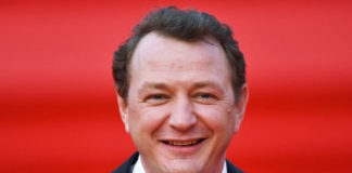 Избившего жену Башарова засняли в обществе трех женщин