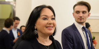 Гузеева выложила в сеть фривольное фото с Соколовым