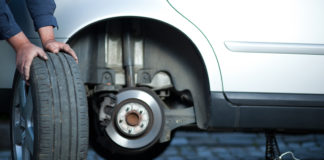 5 глупых и роковых ошибок, которые допускают водители при замене колеса