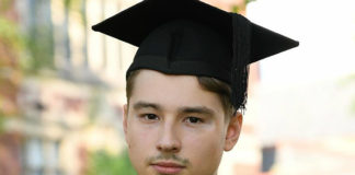 Вдова умершего от рака Дмитрия Хворостовского опубликовала редкие фото его старшего сына