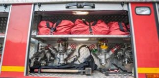 В пригороде Баку загорелся торговый центр, есть пострадавшие