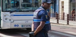 Президент французского футбольного клуба «Венисьё» Ше Жан Пьер получил пулевое ранение после матча