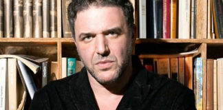 Максим Виторган почтил память матери, умершей от рака 19 лет назад