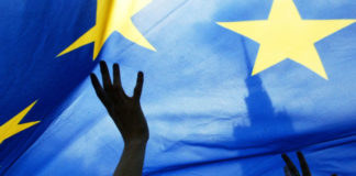 Евросоюз призывает Россию сохранить ДРСМД