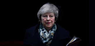 Танцующую под Dancing Queen Мэй сняли на видео