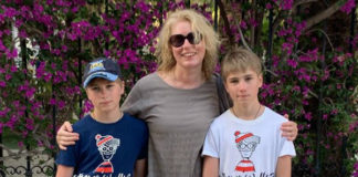 Мария Шукшина трогательно поздравила сыновей-близнецов с 14-летием