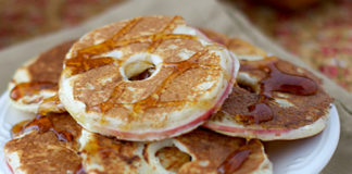 Яблочные оладьи с «секретиком». Находка — не то слово!