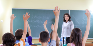 Чему научат работники образования, если они бедствуют? Какой технологический рывок обеспечат?