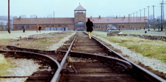 Раздвоение Польши: Путина пригласят на годовщину освобождения Освенцима