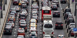 Владение автомобилем в России признали бессмысленным