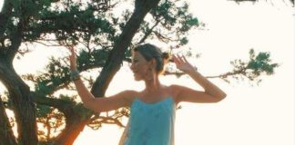 Ксения Собчак подверглась критике из-за странного фото с рогами