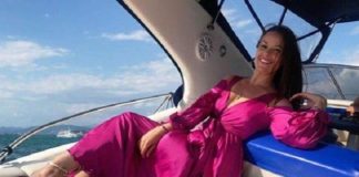 Бывшая «Мисс Вселенная» Оксана Федорова искупалась в Сочи с дельфинами