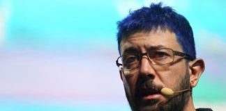 Артемий Лебедев пообещал умереть в Москве