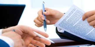 Кредиты «стареют» — их выдают пенсионерам, но ограничивают молодым