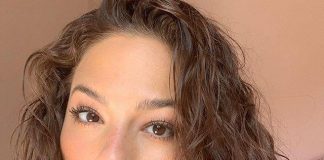 Эшли Грэм показала растяжки на теле из-за беременности