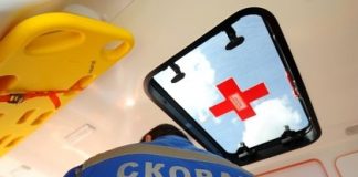 У отказавшихся помогать пациентке из-за окончания смены врачей изъяли документы