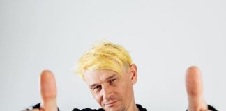 Бывшая жена экс-солиста «Отпетых мошенников» Гарика Богомазова требует с него 280 тысяч рублей алиментов