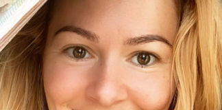 34-летняя Мария Кожевникова опубликовала фото в купальнике с пляжного отдыха в Испании