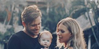 Рита Дакота и Влад Соколовский отметили годовщину расставания вместе с родителями и дочерью